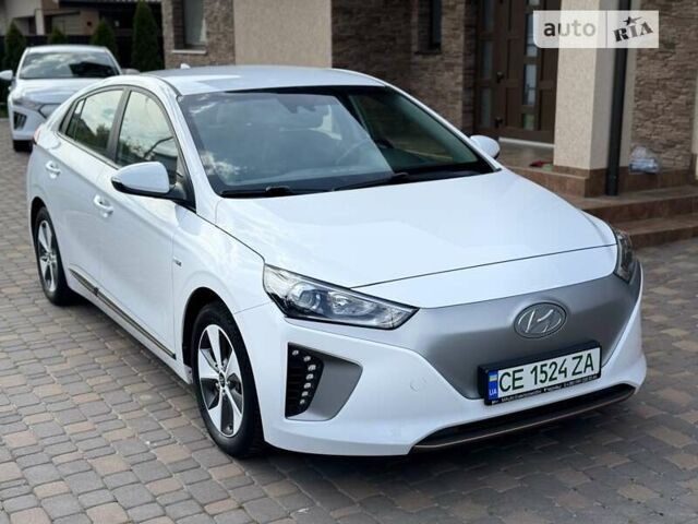 Белый Хендай Ioniq, объемом двигателя 0 л и пробегом 80 тыс. км за 12800 $, фото 3 на Automoto.ua