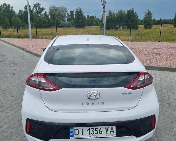 Белый Хендай Ioniq, объемом двигателя 0 л и пробегом 80 тыс. км за 12500 $, фото 21 на Automoto.ua