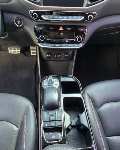 Хендай Ioniq 2017 в Кривом Роге на Automoto.ua Белый Хендай Ioniq, объемом двигателя 0 л и пробегом 69 тыс. км за 15900 $, фото 11 на Automoto.ua