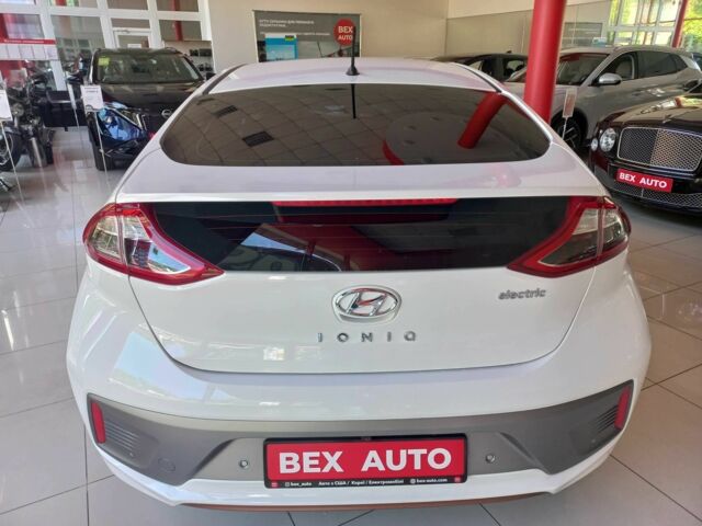 Білий Хендай Ioniq, об'ємом двигуна 0 л та пробігом 6 тис. км за 13500 $, фото 3 на Automoto.ua