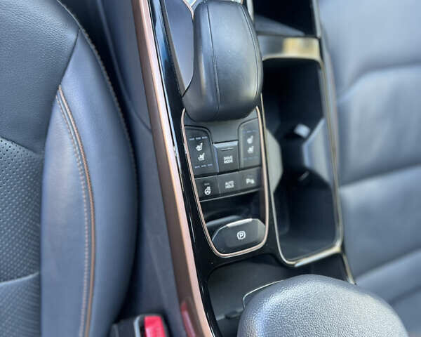 Білий Хендай Ioniq, об'ємом двигуна 0 л та пробігом 118 тис. км за 12999 $, фото 7 на Automoto.ua