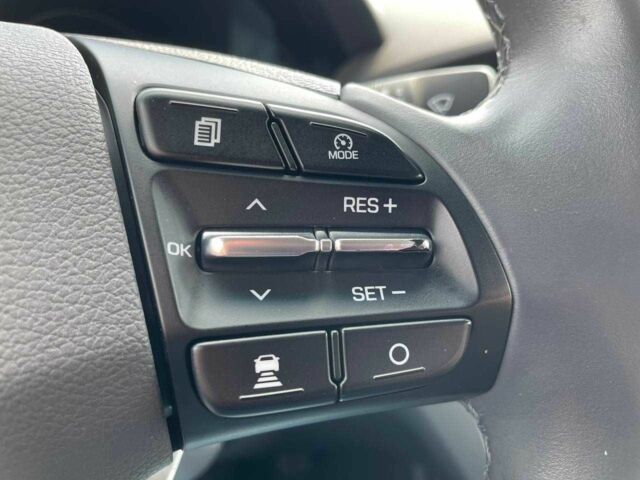 Белый Хендай Ioniq, объемом двигателя 0 л и пробегом 158 тыс. км за 12700 $, фото 16 на Automoto.ua