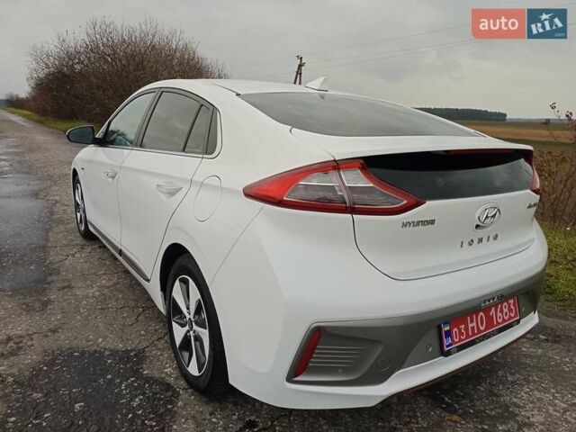 Белый Хендай Ioniq, объемом двигателя 0 л и пробегом 118 тыс. км за 11850 $, фото 4 на Automoto.ua