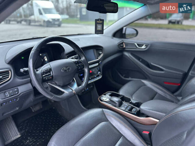 Белый Хендай Ioniq, объемом двигателя 0 л и пробегом 155 тыс. км за 11450 $, фото 8 на Automoto.ua