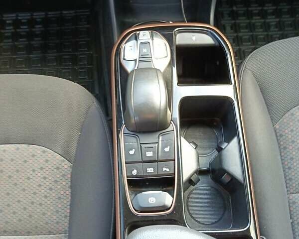 Белый Хендай Ioniq, объемом двигателя 0 л и пробегом 119 тыс. км за 12700 $, фото 17 на Automoto.ua