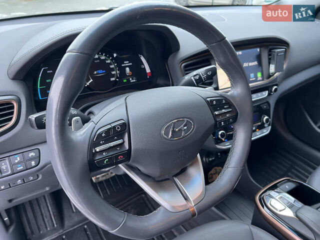 Белый Хендай Ioniq, объемом двигателя 0 л и пробегом 63 тыс. км за 14000 $, фото 13 на Automoto.ua