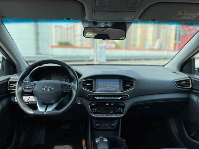 Белый Хендай Ioniq, объемом двигателя 0 л и пробегом 158 тыс. км за 12700 $, фото 5 на Automoto.ua