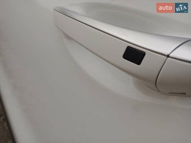 Белый Хендай Ioniq, объемом двигателя 0 л и пробегом 118 тыс. км за 11850 $, фото 55 на Automoto.ua