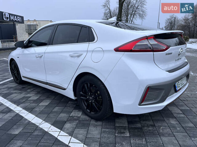 Белый Хендай Ioniq, объемом двигателя 0 л и пробегом 63 тыс. км за 14000 $, фото 5 на Automoto.ua