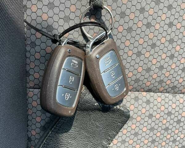 Білий Хендай Ioniq, об'ємом двигуна 0 л та пробігом 158 тис. км за 12700 $, фото 35 на Automoto.ua