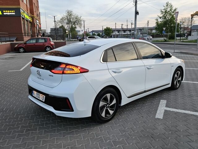 Білий Хендай Ioniq, об'ємом двигуна 1.6 л та пробігом 105 тис. км за 14500 $, фото 1 на Automoto.ua