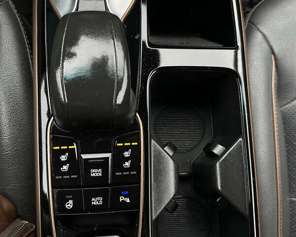 Белый Хендай Ioniq, объемом двигателя 0 л и пробегом 160 тыс. км за 11850 $, фото 22 на Automoto.ua