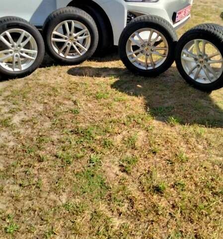 Белый Хендай Ioniq, объемом двигателя 0 л и пробегом 147 тыс. км за 13900 $, фото 14 на Automoto.ua