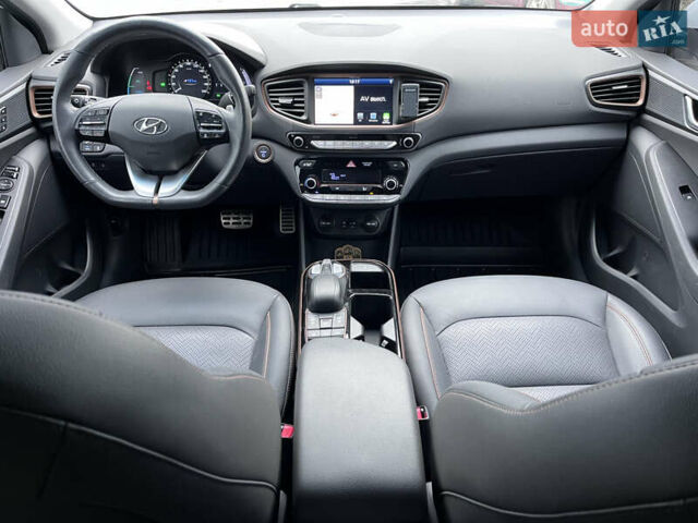 Белый Хендай Ioniq, объемом двигателя 0 л и пробегом 63 тыс. км за 14000 $, фото 16 на Automoto.ua