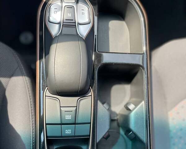 Білий Хендай Ioniq, об'ємом двигуна 0 л та пробігом 158 тис. км за 12700 $, фото 25 на Automoto.ua