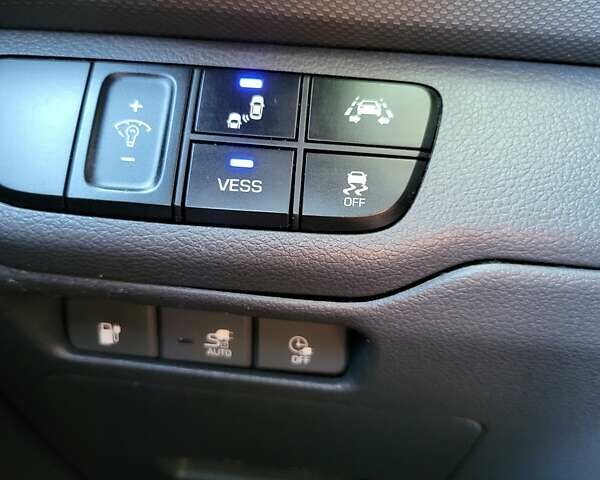 Білий Хендай Ioniq, об'ємом двигуна 0 л та пробігом 232 тис. км за 10999 $, фото 37 на Automoto.ua