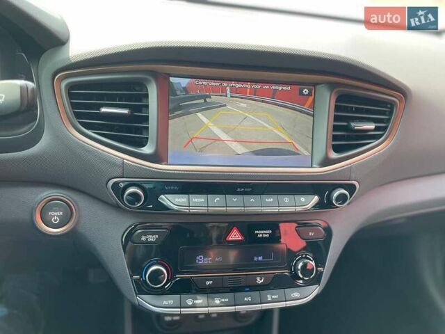 Білий Хендай Ioniq, об'ємом двигуна 0 л та пробігом 158 тис. км за 12700 $, фото 27 на Automoto.ua