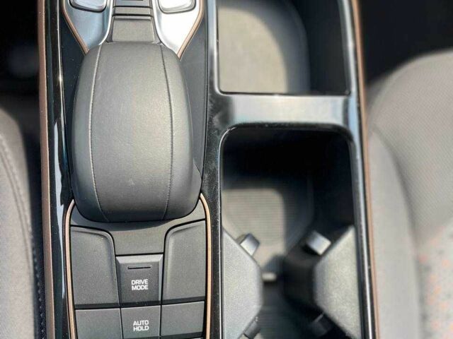 Белый Хендай Ioniq, объемом двигателя 0 л и пробегом 158 тыс. км за 12700 $, фото 12 на Automoto.ua