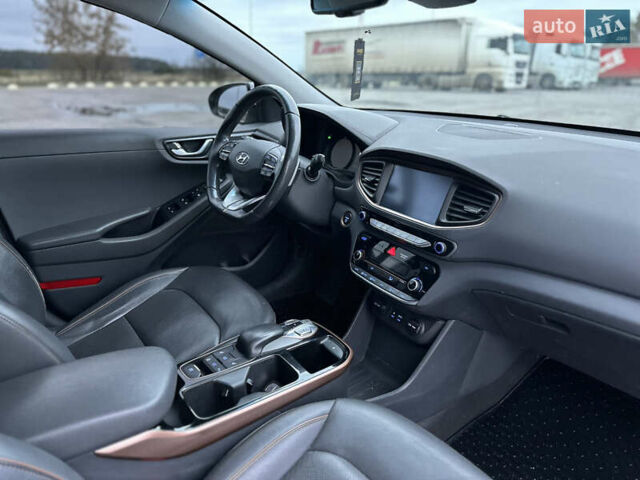 Белый Хендай Ioniq, объемом двигателя 0 л и пробегом 155 тыс. км за 11450 $, фото 12 на Automoto.ua