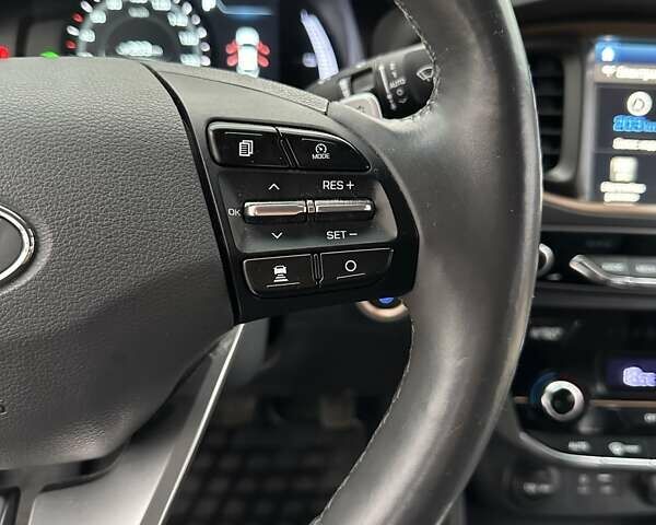 Белый Хендай Ioniq, объемом двигателя 0 л и пробегом 84 тыс. км за 12990 $, фото 21 на Automoto.ua