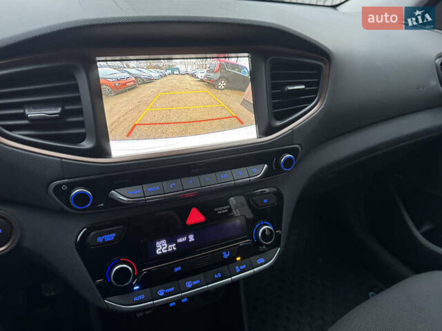 Белый Хендай Ioniq, объемом двигателя 0 л и пробегом 156 тыс. км за 11600 $, фото 21 на Automoto.ua