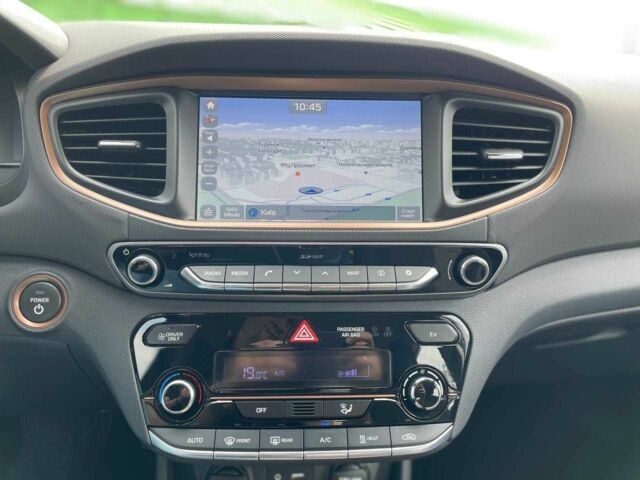 Белый Хендай Ioniq, объемом двигателя 0 л и пробегом 158 тыс. км за 12700 $, фото 13 на Automoto.ua