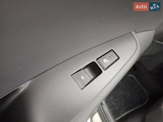 Белый Хендай Ioniq, объемом двигателя 0 л и пробегом 118 тыс. км за 11850 $, фото 24 на Automoto.ua