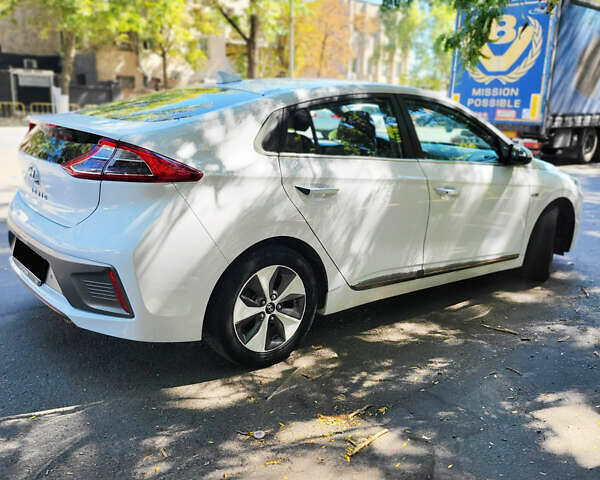 Білий Хендай Ioniq, об'ємом двигуна 0 л та пробігом 232 тис. км за 10999 $, фото 12 на Automoto.ua