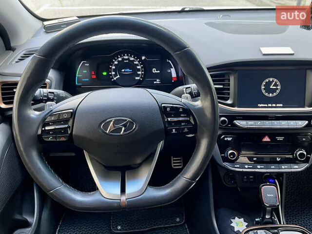 Белый Хендай Ioniq, объемом двигателя 0 л и пробегом 87 тыс. км за 17000 $, фото 36 на Automoto.ua