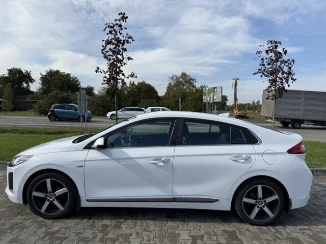 Білий Хендай Ioniq, об'ємом двигуна 0 л та пробігом 119 тис. км за 13000 $, фото 1 на Automoto.ua
