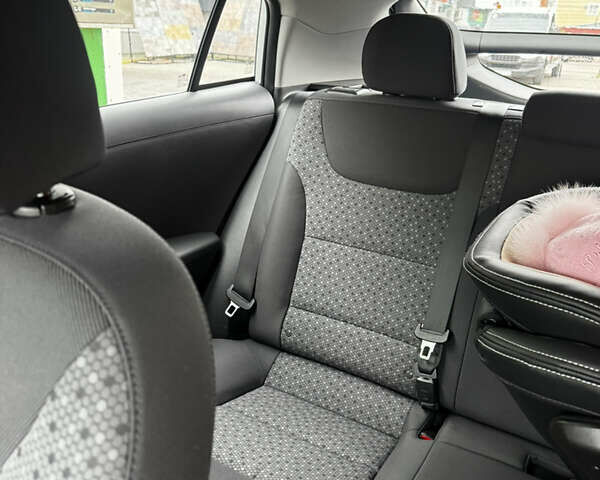 Белый Хендай Ioniq, объемом двигателя 1.6 л и пробегом 149 тыс. км за 12500 $, фото 9 на Automoto.ua