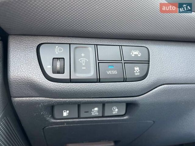 Білий Хендай Ioniq, об'ємом двигуна 0 л та пробігом 158 тис. км за 12700 $, фото 24 на Automoto.ua