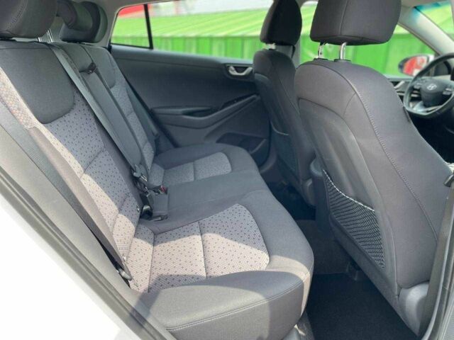 Белый Хендай Ioniq, объемом двигателя 0 л и пробегом 158 тыс. км за 12700 $, фото 10 на Automoto.ua