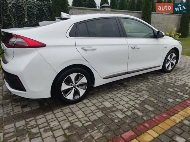 Белый Хендай Ioniq, объемом двигателя 0 л и пробегом 124 тыс. км за 13500 $, фото 2 на Automoto.ua