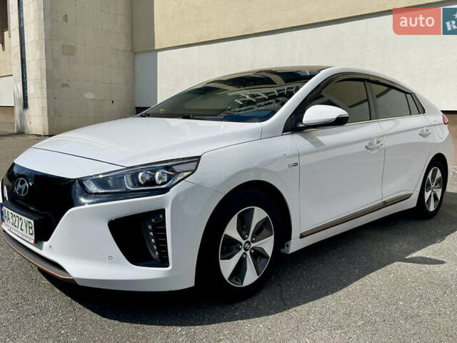 Белый Хендай Ioniq, объемом двигателя 0 л и пробегом 87 тыс. км за 17000 $, фото 1 на Automoto.ua