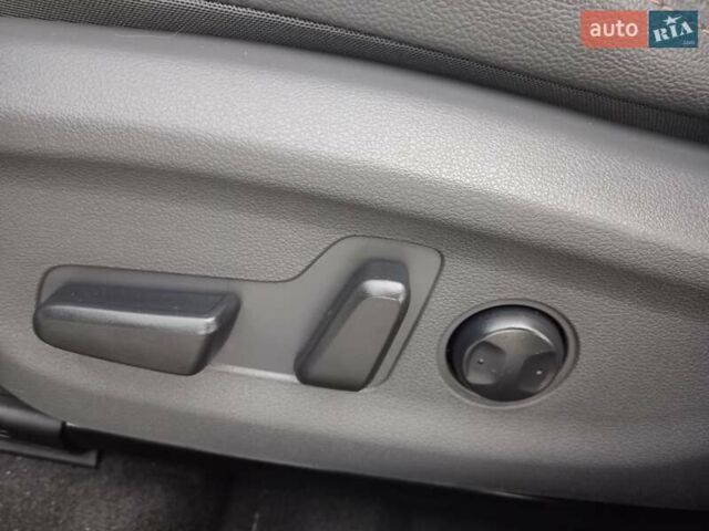 Белый Хендай Ioniq, объемом двигателя 0 л и пробегом 102 тыс. км за 12650 $, фото 34 на Automoto.ua