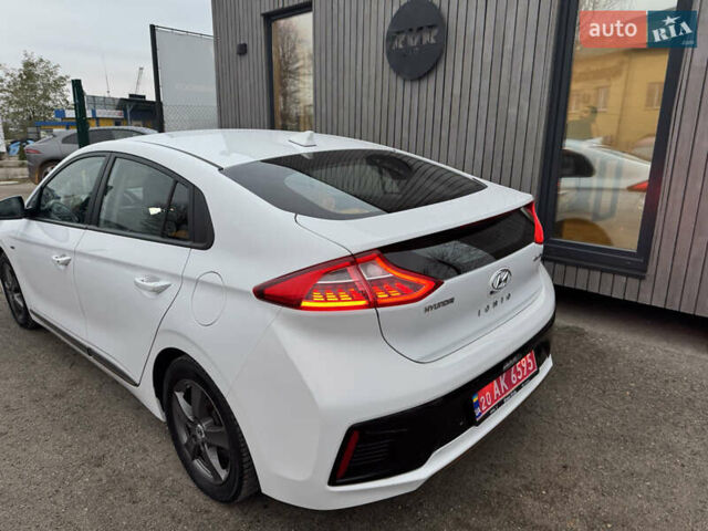 Белый Хендай Ioniq, объемом двигателя 0 л и пробегом 156 тыс. км за 11600 $, фото 9 на Automoto.ua