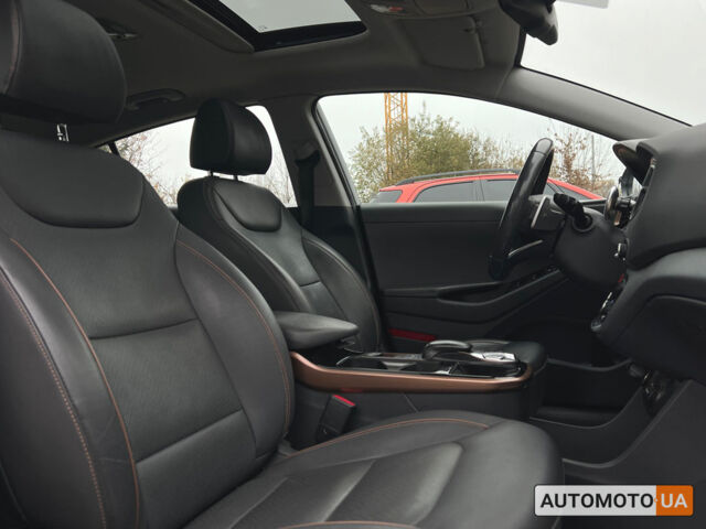 Білий Хендай Ioniq, об'ємом двигуна 28 л та пробігом 108 тис. км за 15100 $, фото 8 на Automoto.ua