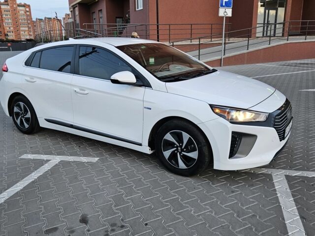 Білий Хендай Ioniq, об'ємом двигуна 1.6 л та пробігом 105 тис. км за 14500 $, фото 3 на Automoto.ua