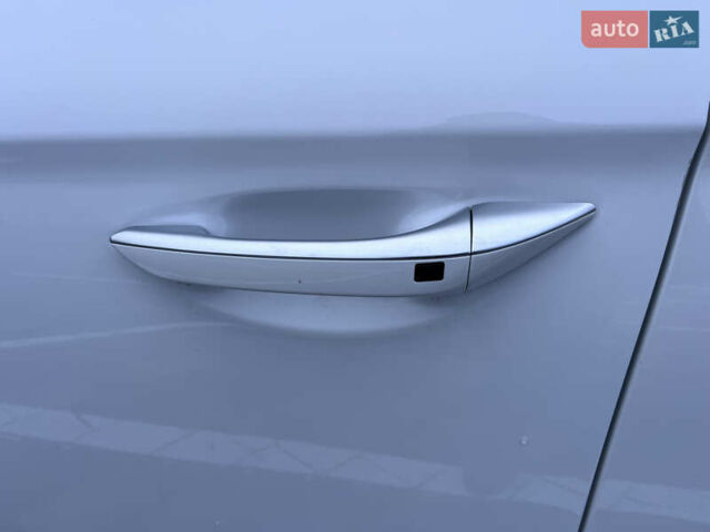 Белый Хендай Ioniq, объемом двигателя 0 л и пробегом 63 тыс. км за 14000 $, фото 8 на Automoto.ua