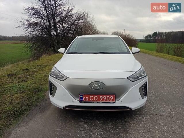 Белый Хендай Ioniq, объемом двигателя 0 л и пробегом 102 тыс. км за 12650 $, фото 2 на Automoto.ua