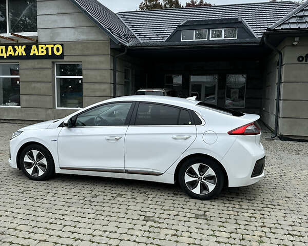 Белый Хендай Ioniq, объемом двигателя 0 л и пробегом 160 тыс. км за 11850 $, фото 11 на Automoto.ua