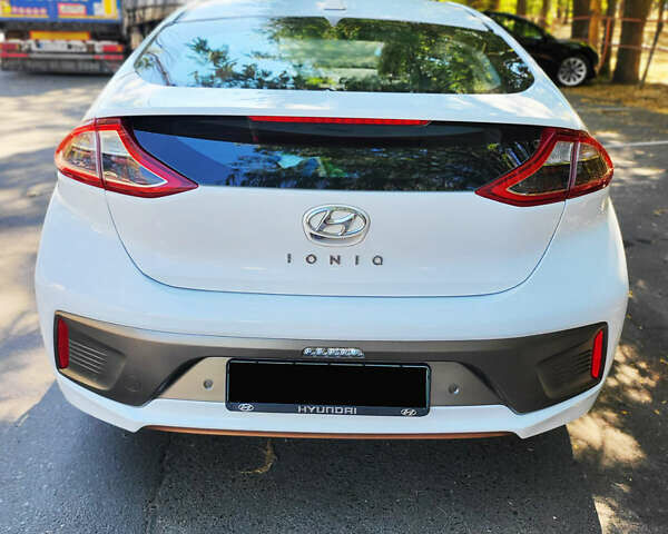 Білий Хендай Ioniq, об'ємом двигуна 0 л та пробігом 232 тис. км за 10999 $, фото 14 на Automoto.ua