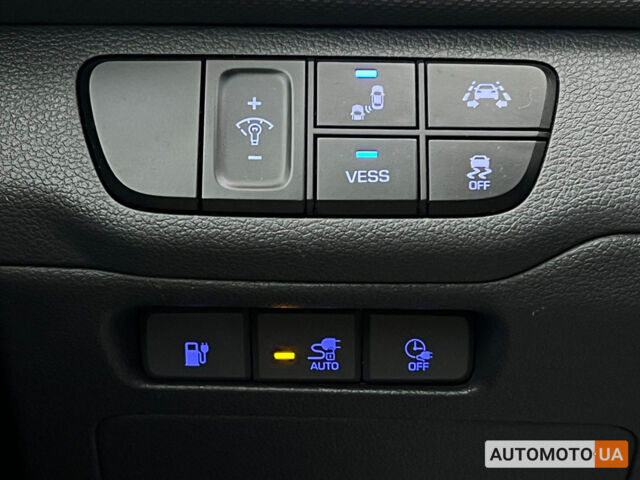 Білий Хендай Ioniq, об'ємом двигуна 28 л та пробігом 108 тис. км за 15100 $, фото 16 на Automoto.ua