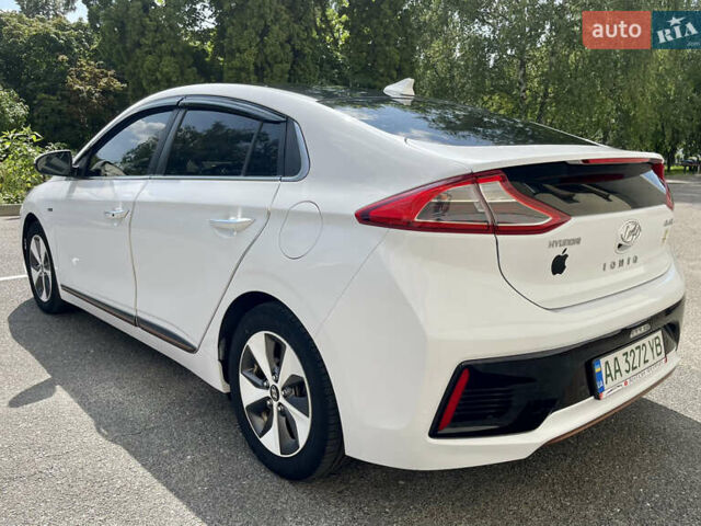 Белый Хендай Ioniq, объемом двигателя 0 л и пробегом 87 тыс. км за 17000 $, фото 3 на Automoto.ua