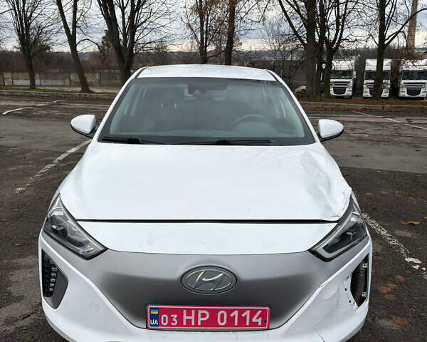 Белый Хендай Ioniq, объемом двигателя 0 л и пробегом 70 тыс. км за 10300 $, фото 1 на Automoto.ua