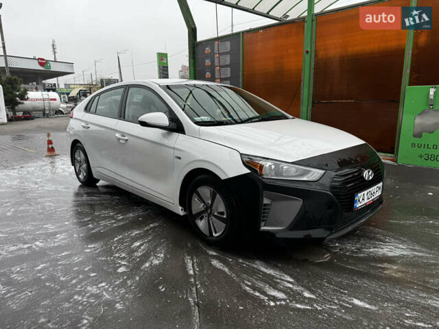 Белый Хендай Ioniq, объемом двигателя 1.6 л и пробегом 149 тыс. км за 12500 $, фото 17 на Automoto.ua