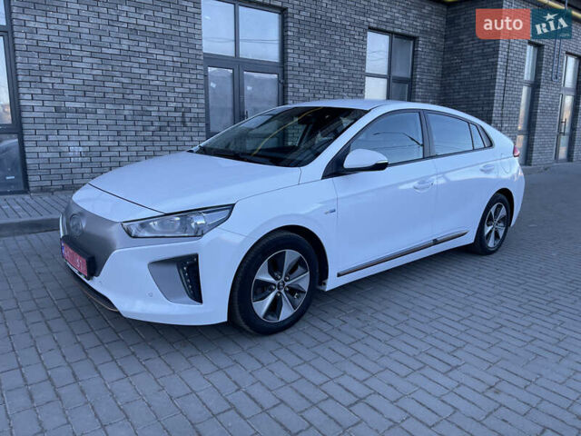 Белый Хендай Ioniq, объемом двигателя 0 л и пробегом 154 тыс. км за 10950 $, фото 1 на Automoto.ua