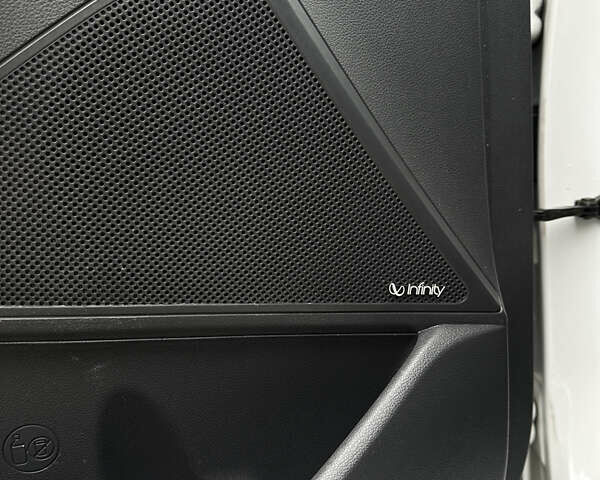 Белый Хендай Ioniq, объемом двигателя 0 л и пробегом 160 тыс. км за 11850 $, фото 29 на Automoto.ua