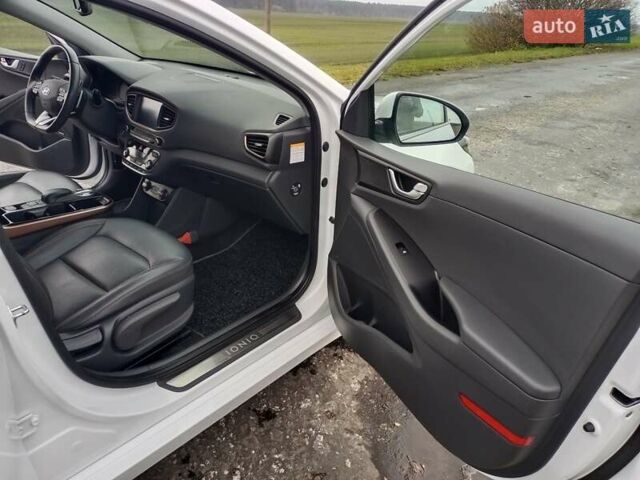 Белый Хендай Ioniq, объемом двигателя 0 л и пробегом 118 тыс. км за 11850 $, фото 27 на Automoto.ua